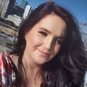 Meet your Posher, Dena